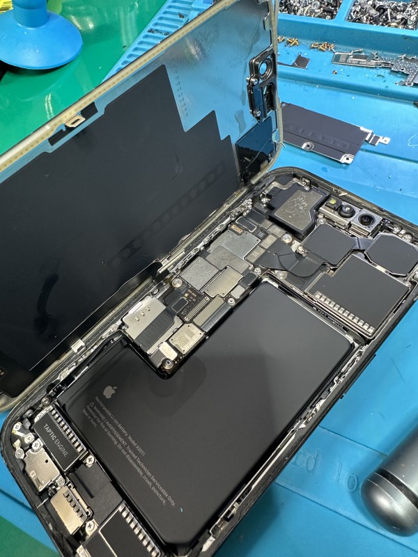 Apple iPhone 15 Pro intérieur