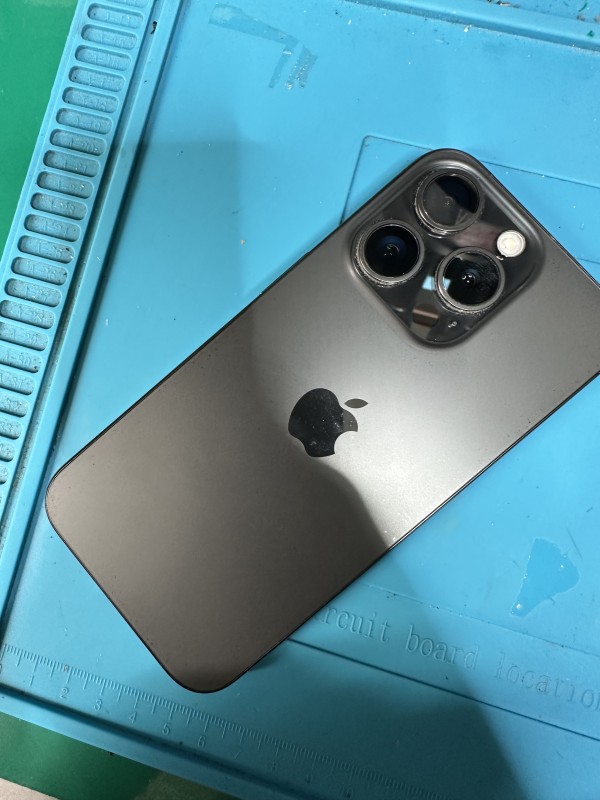 Apple iPhone 15 Pro arrière