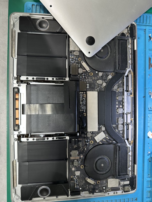 Apple MacBook A1706 intérieur