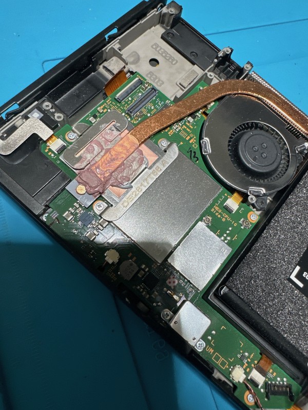 Nintendo Switch OLED intérieur